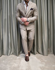 Abito sartoriale doppio petto gessato beige