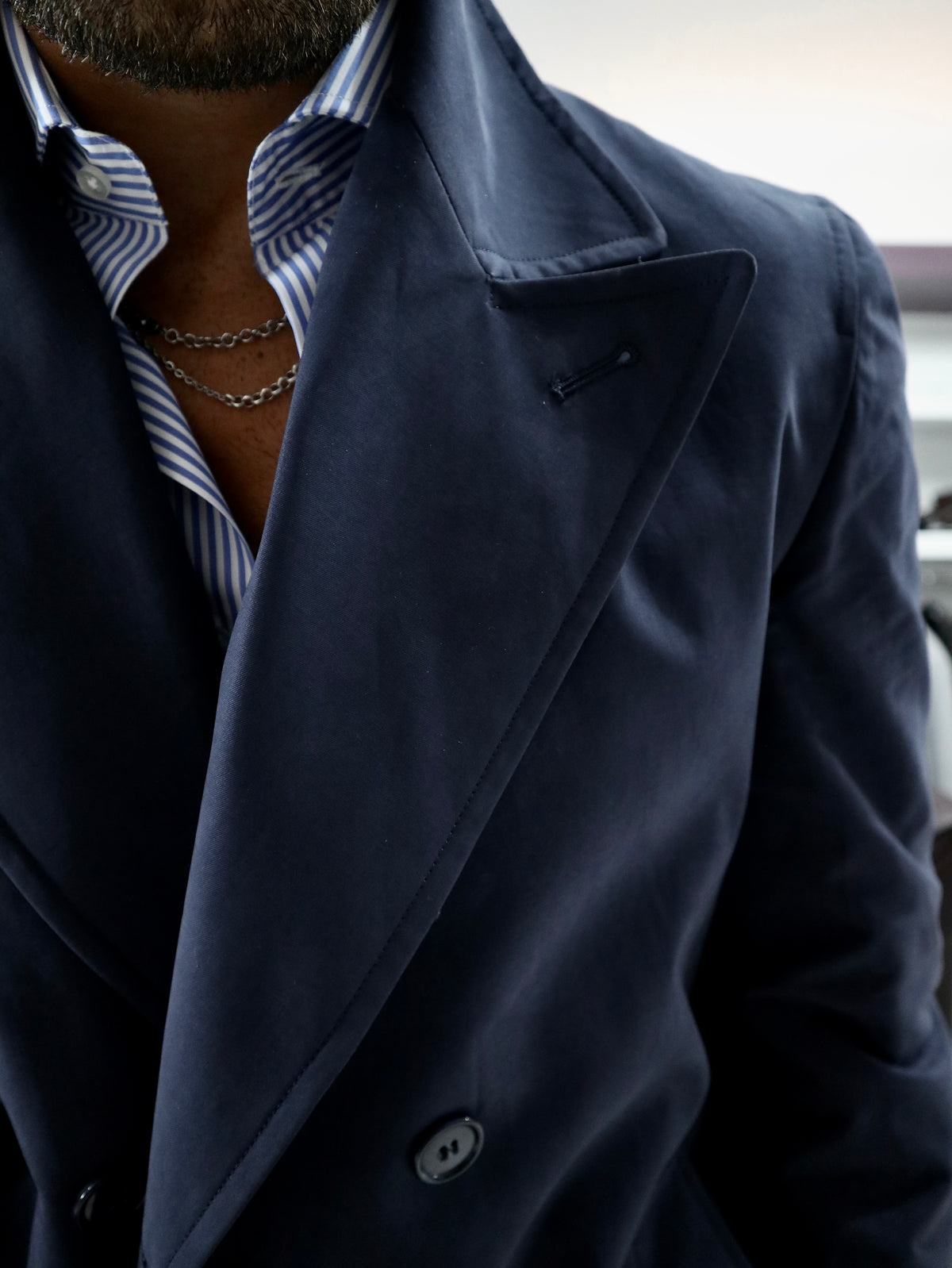 Trench sartoriale doppio petto in cotone tecnico