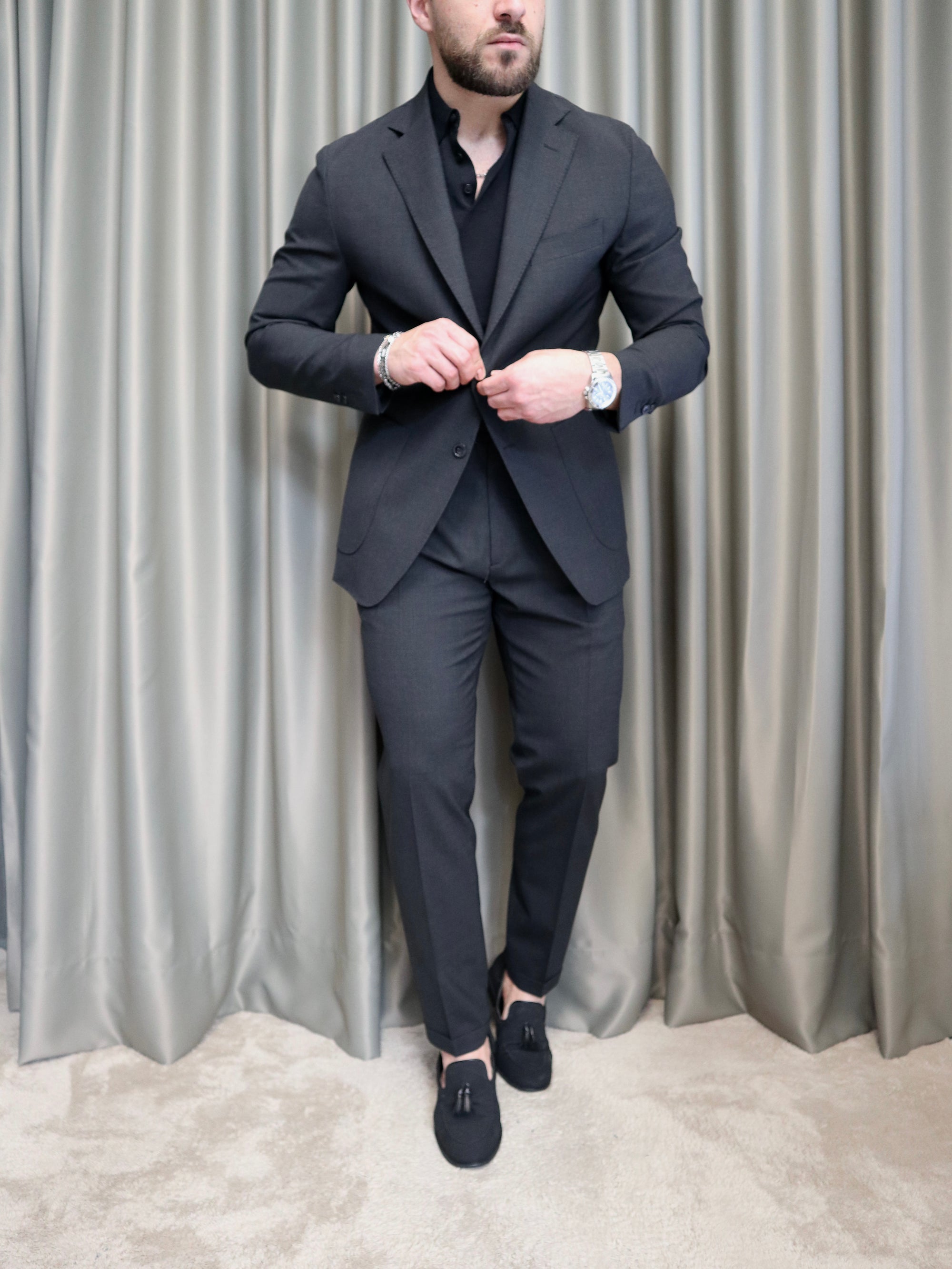 Abito semisartoriale decostruito