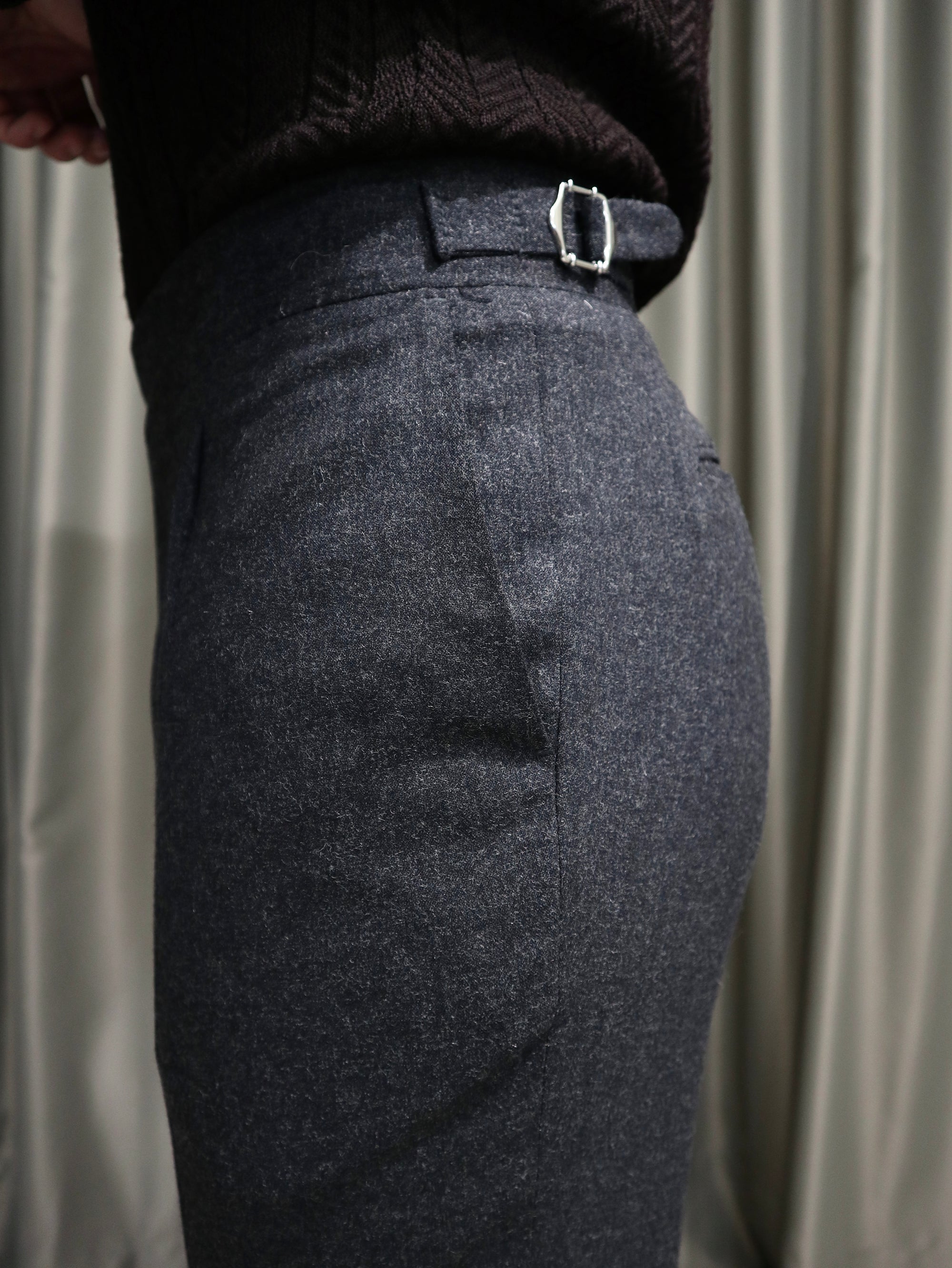 Pantalone con fibbie laterali mod wild in flanella