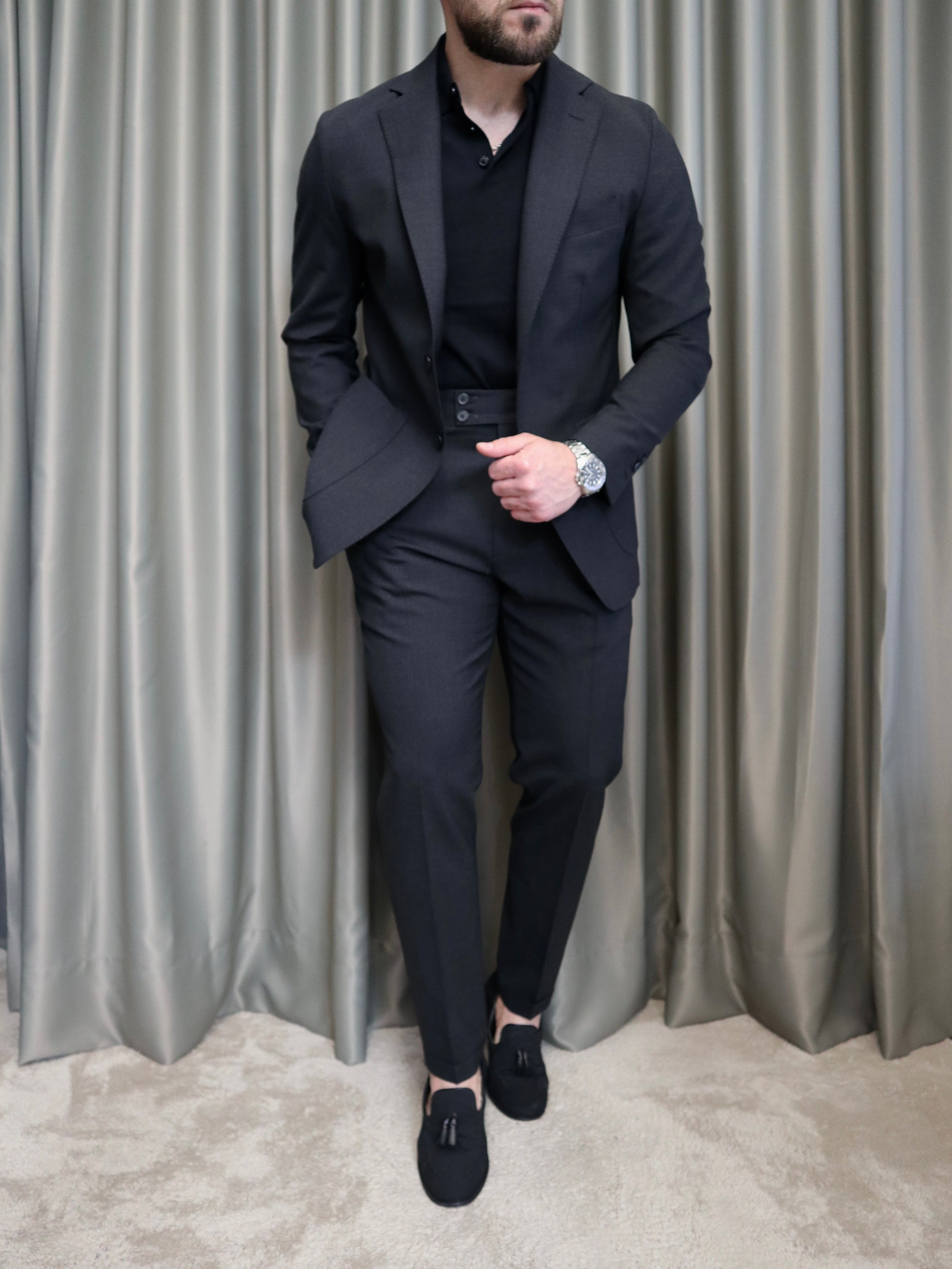 Abito semisartoriale decostruito