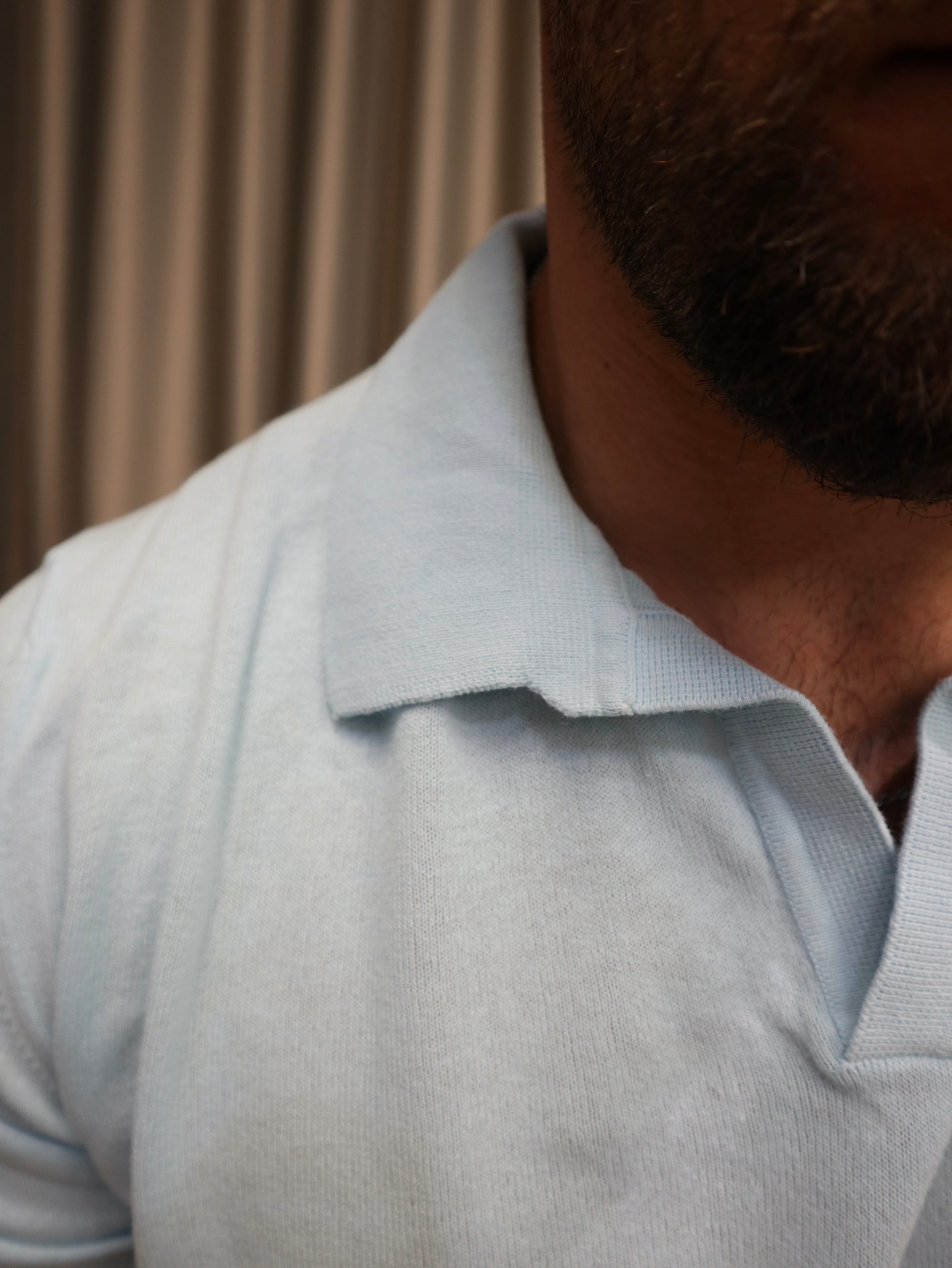 Polo scollo V 100% cotone