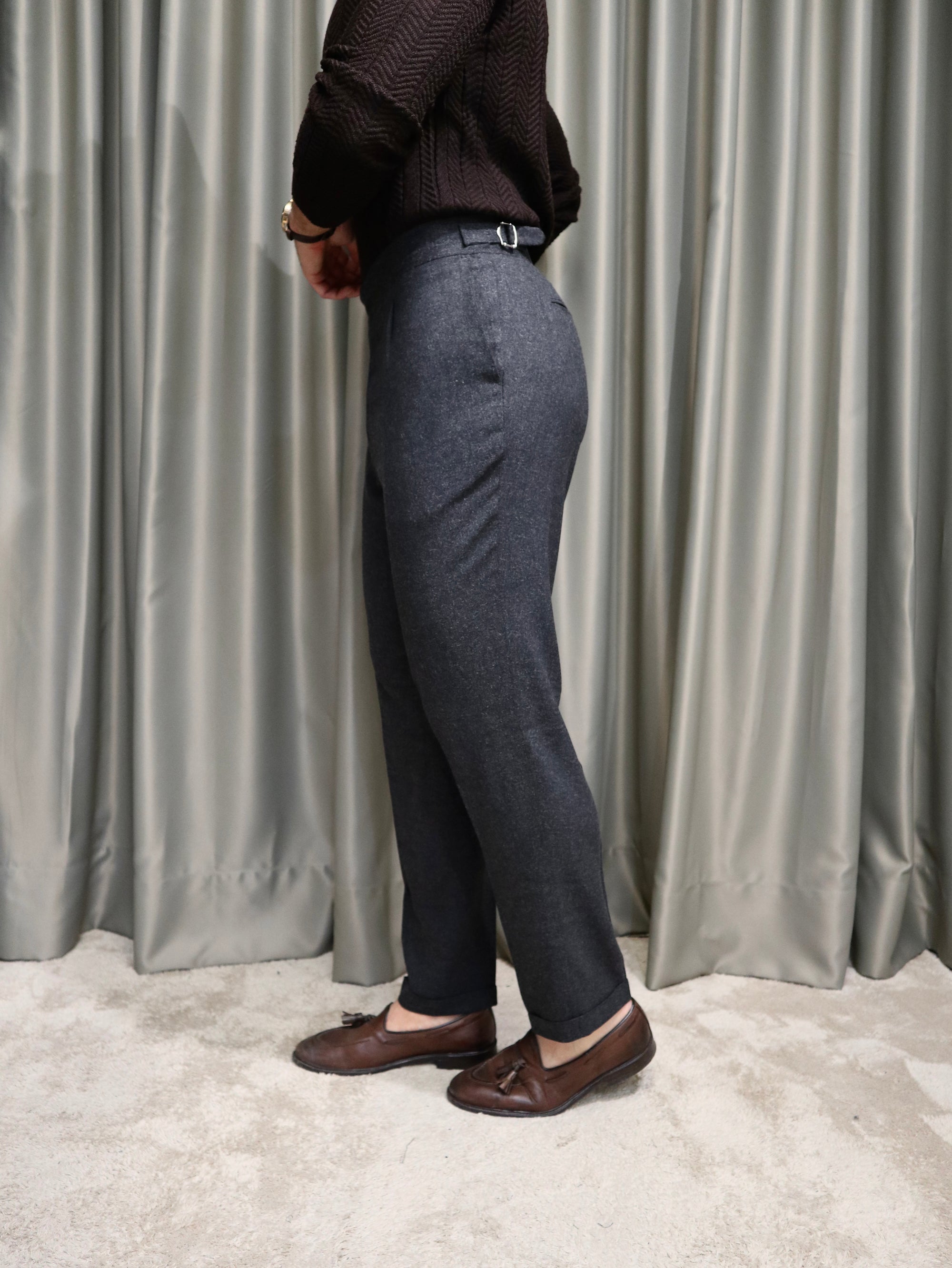 Pantalone con fibbie laterali mod wild in flanella