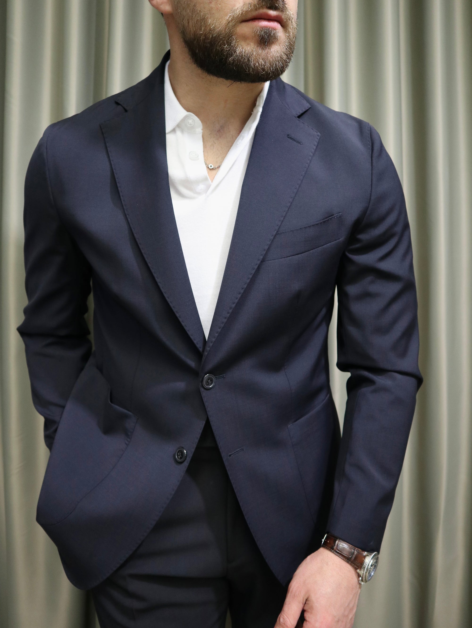 Abito semisartoriale decostruito