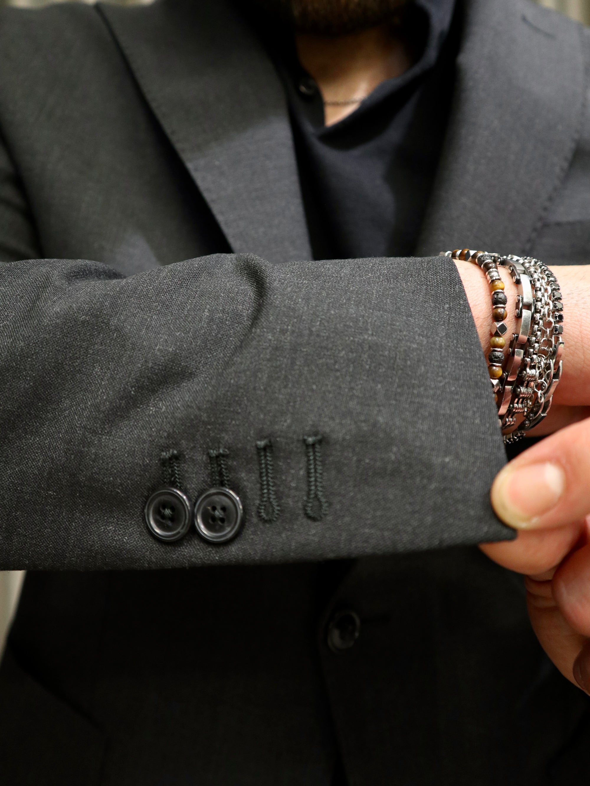 Abito semisartoriale decostruito