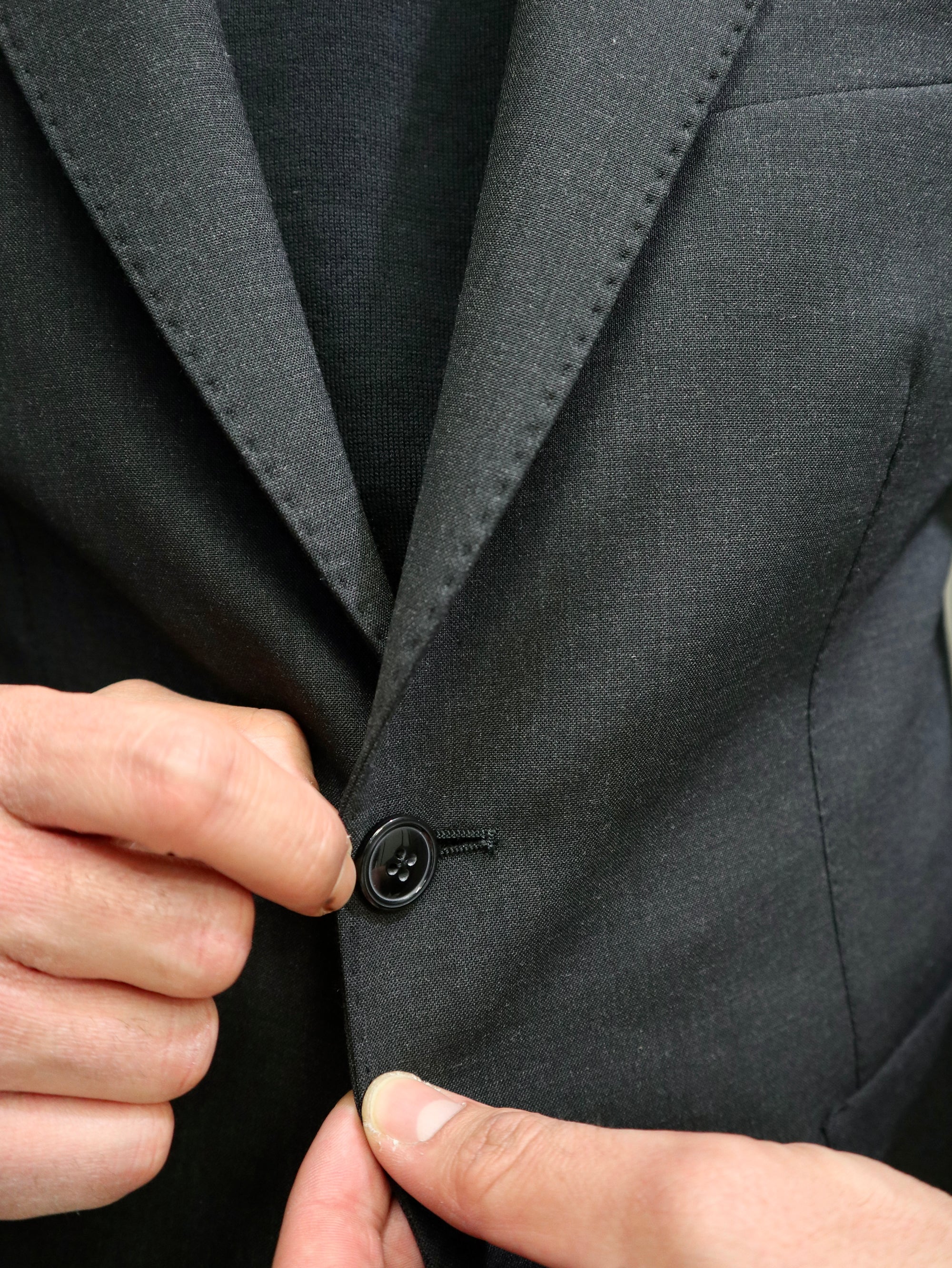 Abito semisartoriale decostruito